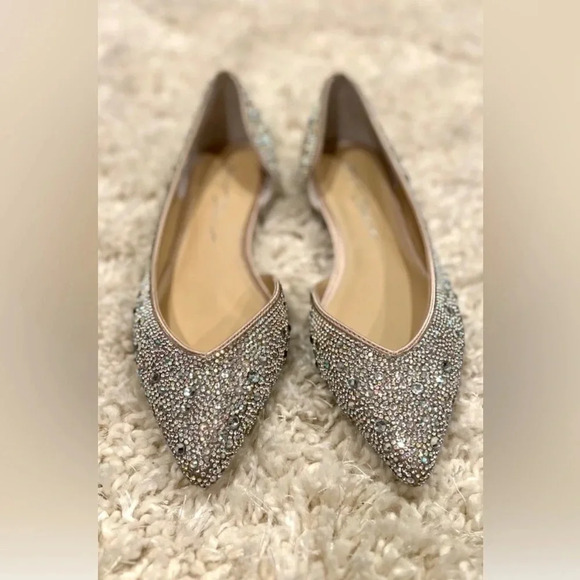 🆕 Betsey Johnson Remy Ballet Flat Rhinestones Slip on Pointed Toe Shoes Size 7 - Picture 2 of 16